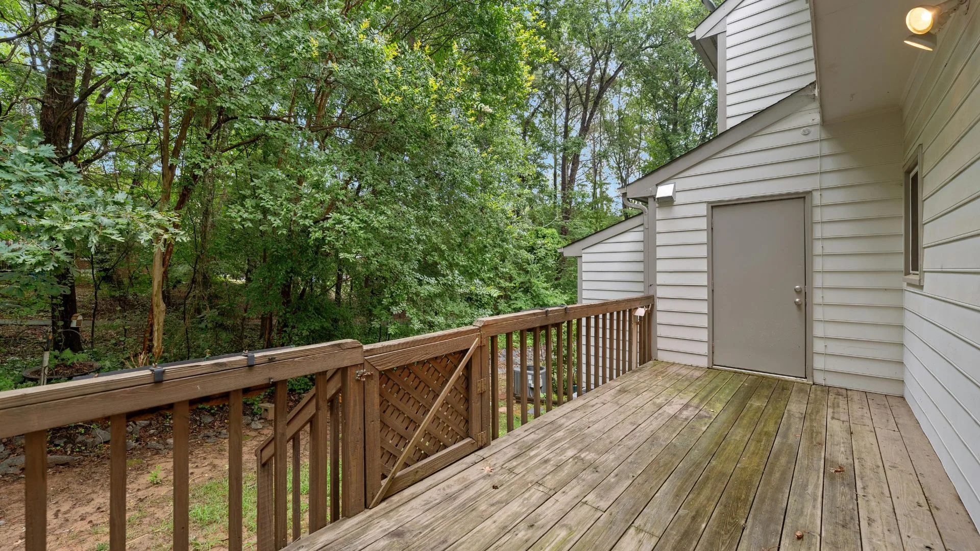 Timber deck railing and balusters, joinery detail